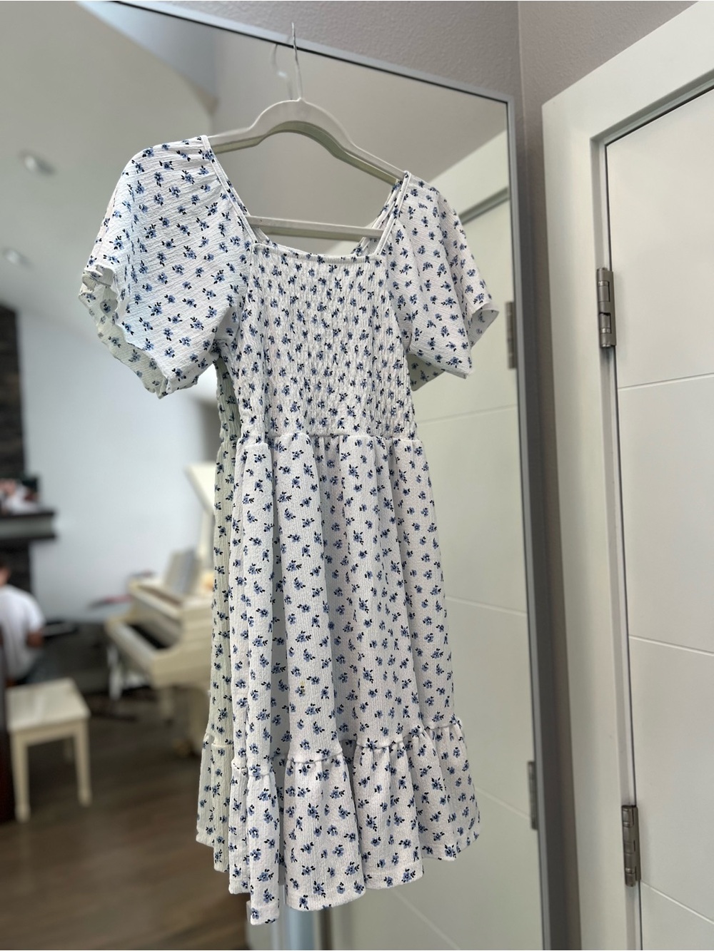 Zara textured Floral White and Blue Kids Dress size 13/14 like new - Picture 5 of 6